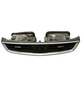 Nissan X-Trail T32 Dash center air vent grill 687505AA0A