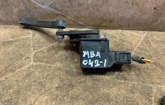 Mercedes-Benz S W221 Headlight/headlamp level sensor A0105427717