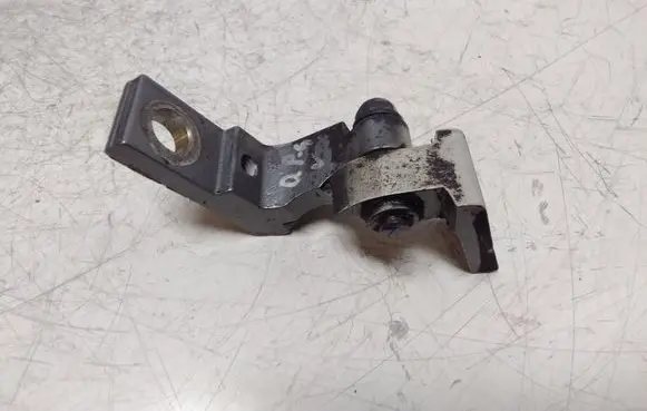 Volkswagen PASSAT B5.5 Rear door upper hinge
