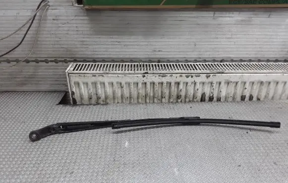Opel Zafira B Windshield/front glass wiper blade 13145564