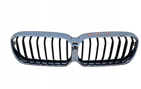 BMW 5 G30 G31 G38 Front bumper upper radiator grill