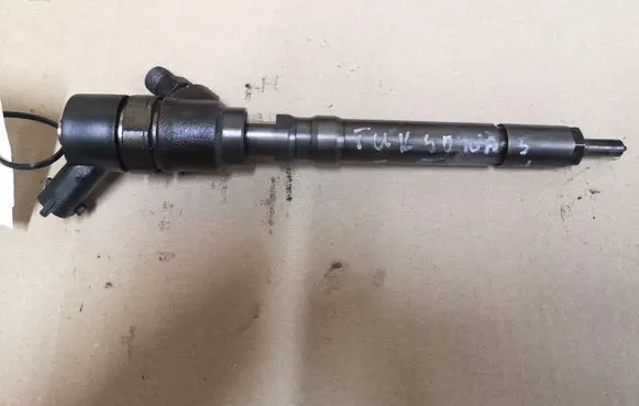 KIA Carens I Fuel injector 0445110064