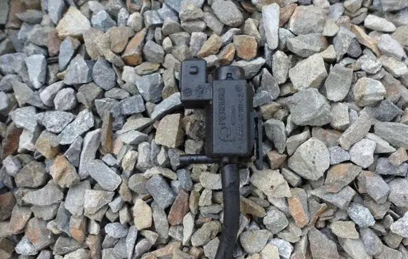 BMW 5 E39 Turbo solenoid valve