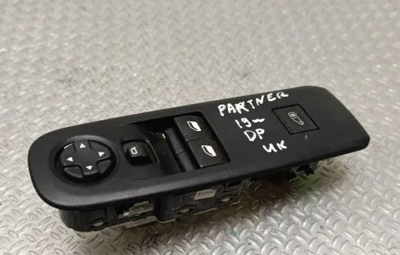 Peugeot Partner III Electric window control switch 96783350ZD