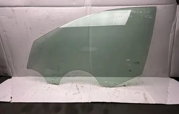 Seat Toledo IV (NH) Front door window glass four-door 5JA845201F 43R001167