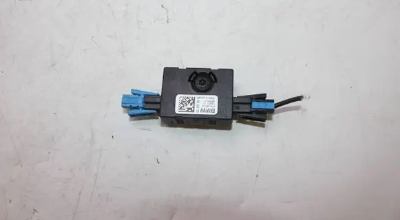 BMW X3 F25 Aerial antenna amplifier 9181453 19081710 16830190