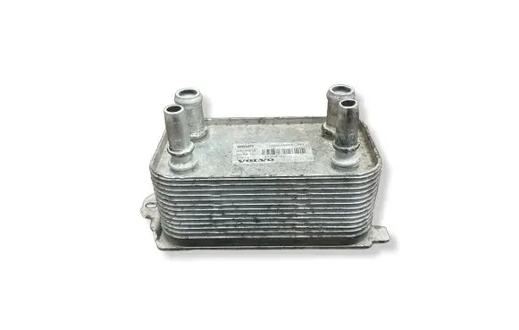 Volvo C70 Engine oil radiator 31305197