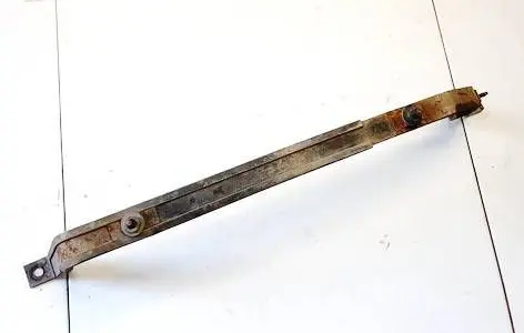 Fuel tank mounting bracket