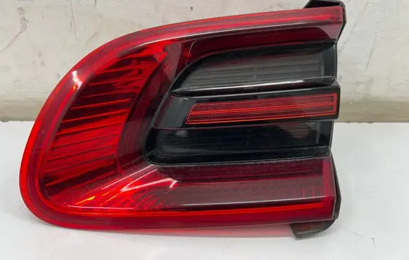Porsche Macan (95B) Tailgate rear/tail lights 95B945094F