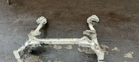 Audi Q7 4M Front subframe 4M0399315R