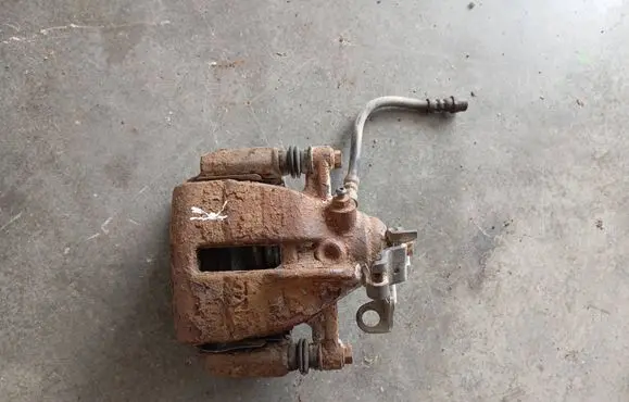 Volkswagen Multivan T5 Rear brake caliper