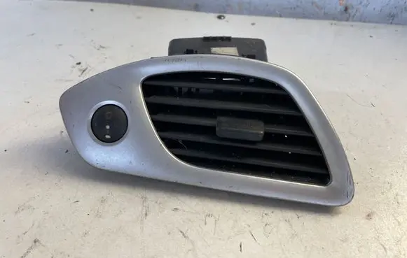 Renault Megane III Dashboard side air vent grill/cover trim 1012124