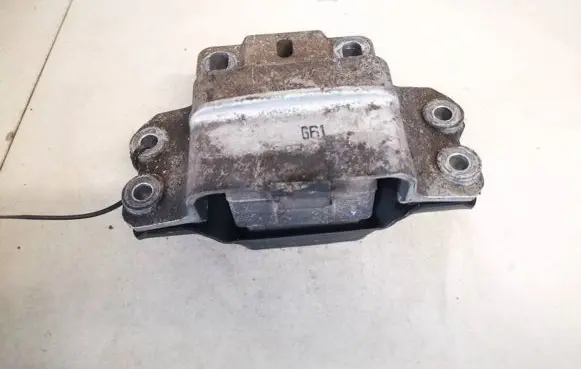 Opel Astra G Engine mount bracket 