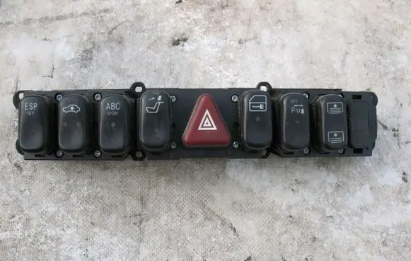 Mercedes-Benz CL C215 Tailgate/trunk/boot open switch 2158200310