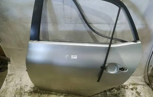 Toyota Auris 150 Rear door PILKOS