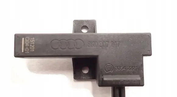 Audi A5 8T 8F Keyless (KESSY) go control unit/module 8K0907247