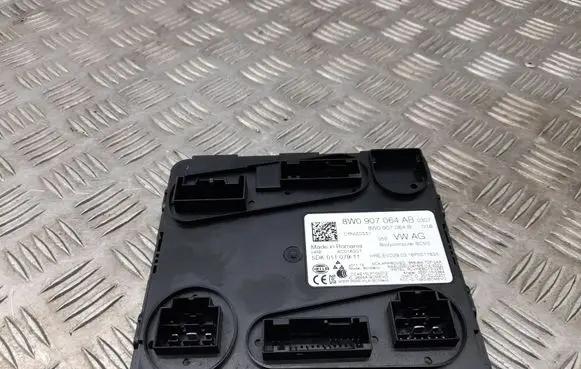 Audi A4 S4 B9 Comfort/convenience module 8W0907064AB
