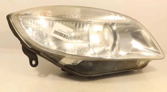 Skoda Fabia Mk2 (5J) Headlight/headlamp E81715