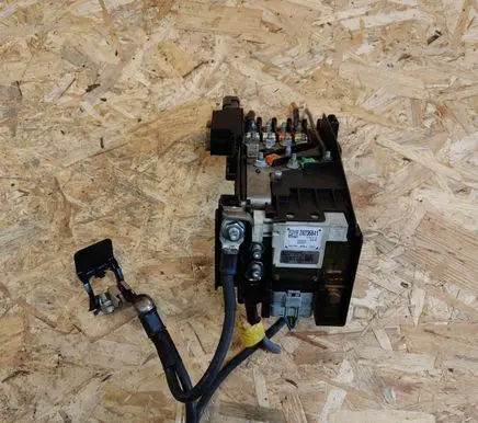 Peugeot 3008 I Fuse module 28236841 01698966 28257533