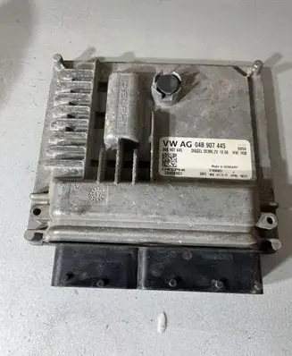 Skoda Fabia Mk3 (NJ) Engine control unit/module 04B907445 28459901