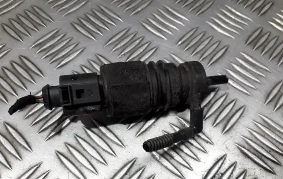 Windscreen/windshield washer pump