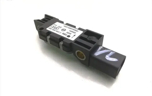 Audi A8 S8 D3 4E Airbag deployment crash/impact sensor 4B0959643C 140403