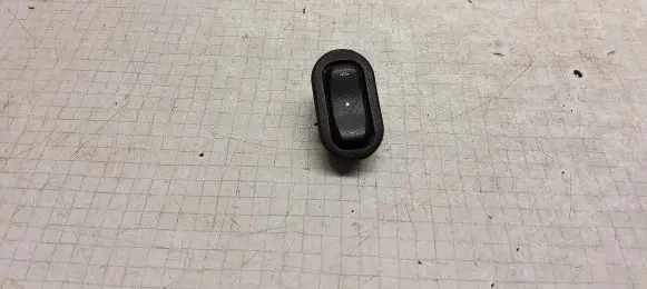 Opel Zafira A Electric window control switch 13363100 90561388
