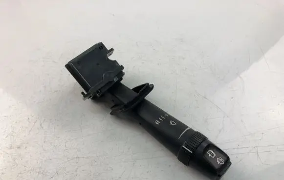 Volvo V70 Indicator stalk 8691545