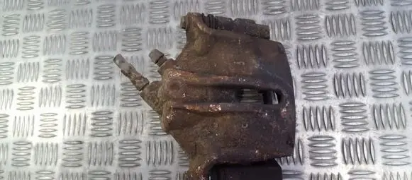 Ford Mondeo Mk III Front brake caliper