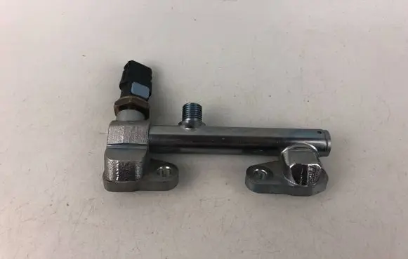 Subaru Forester SK Fuel pressure regulator 17522AB041