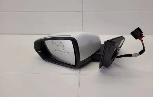 Front door electric wing mirror