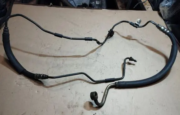 Power steering hose/pipe/line