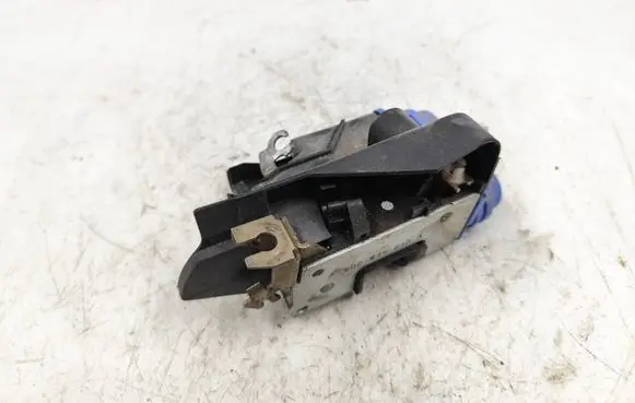 Audi A4 S4 B5 8D Rear door lock 8D0839016A