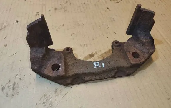 Chrysler Grand Voyager II Front Brake Caliper Pad/Carrier