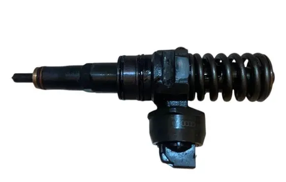 Skoda Octavia Mk2 (1Z) Fuel injector 038130073AG 0414720215 0414720265