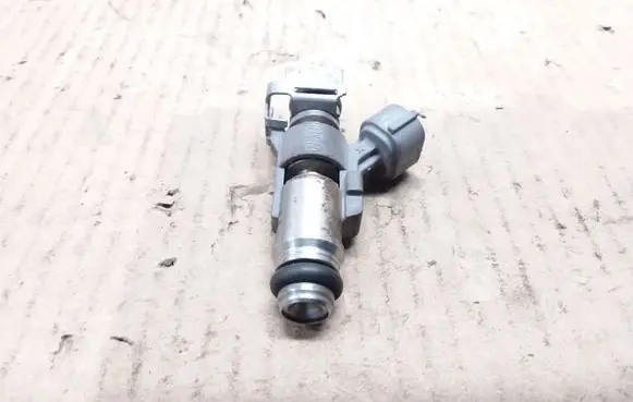 Peugeot 207 Fuel injector