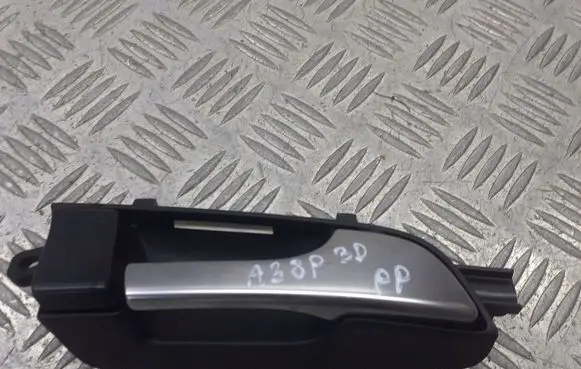 Audi A3 S3 8P Front door interior handle 8P3867020