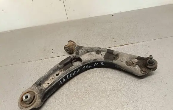Front lower control arm/wishbone