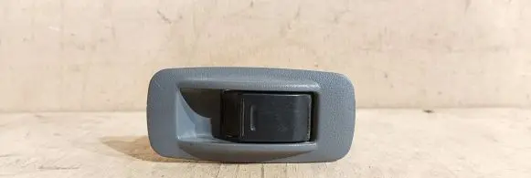 Toyota RAV 4 (XA20) Electric window control switch