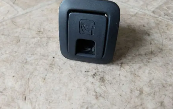 Volkswagen PASSAT B8 ISOFIX cover 3G0887233A