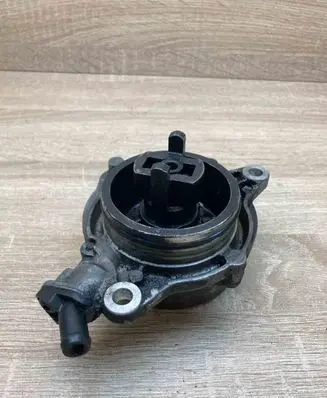 BMW 5 E60 E61 Vacuum pump 