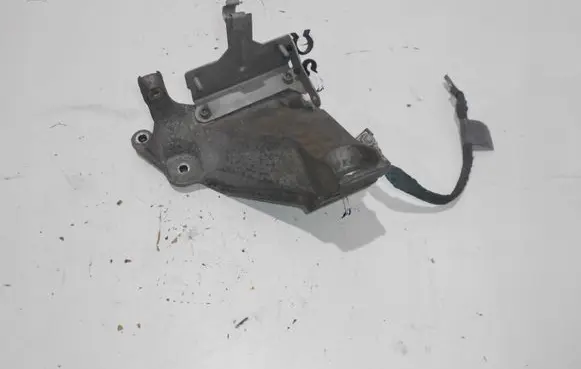 BMW 1 E81 E87 Engine mounting bracket 22116760309