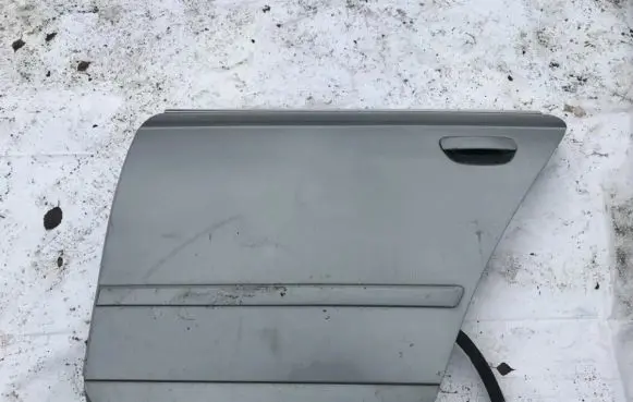 Audi A4 S4 B7 8E 8H Rear door sidabrines