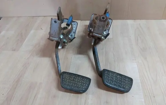 Toyota FJ cruiser Brake pedal sensor switch