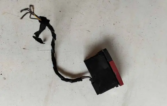 Land Rover Discovery Hazard light switch 61316901763