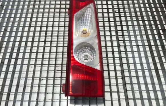 Peugeot Expert Rear/tail lights
