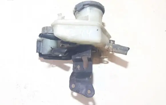 Honda Stream Brake fluid reservoir 
