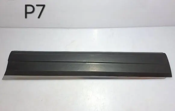 Volkswagen Tiguan Front door trim (molding) 5N0854939D 5N0854939