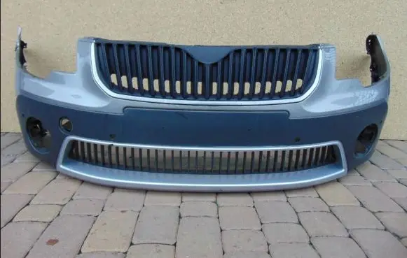 Skoda Superb B6 (3T) Front bumper 8T0807221