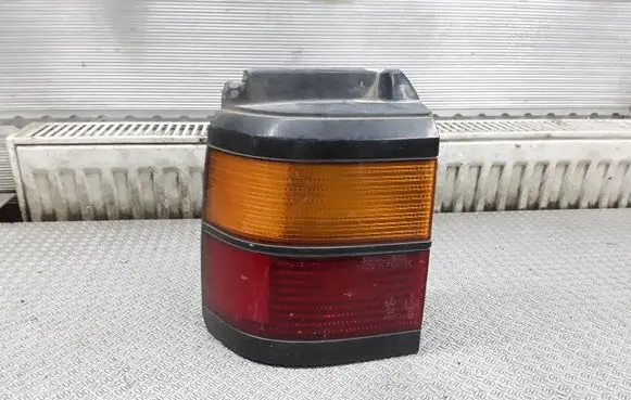 Volkswagen PASSAT B3 Rear/tail lights 333945111